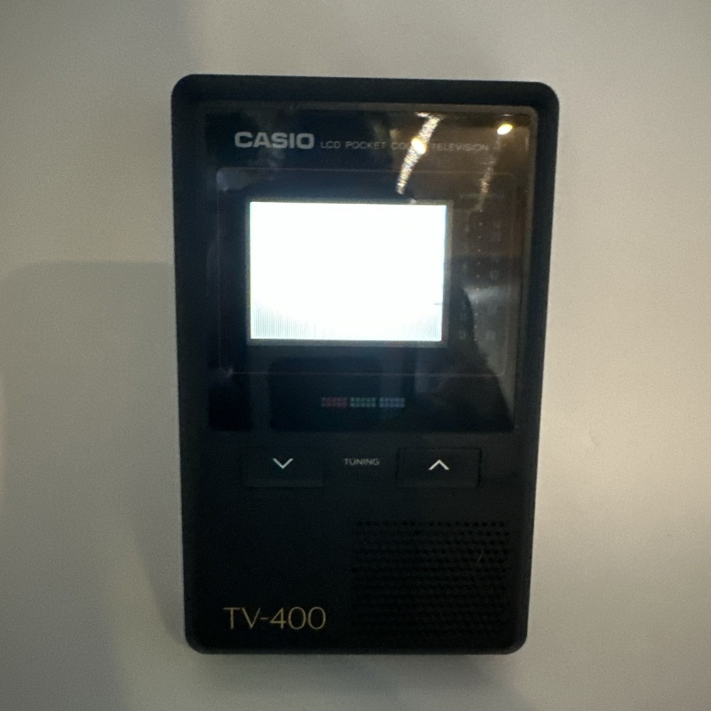 Vintage Casio TV-400 LCD Pocket Color Handheld TV Television VHF UHF Works Japan
